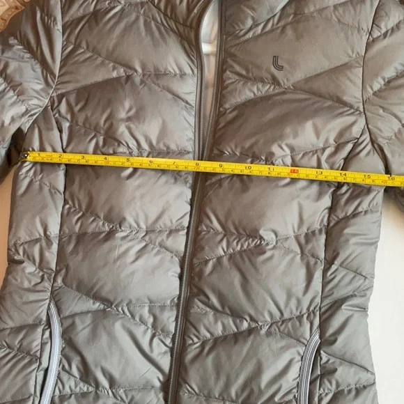 Lolë Reversible Gray/White Puffer Jacket with Hood  – Woman's  – XS - Picture 15 of 16